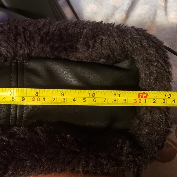 Faux leather fur trimmed tote bag - Picture 3 of 10